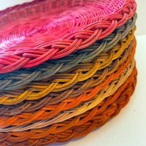 Wicker plates set of 8 assorted colors